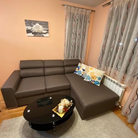 Mia'S Apartment, Stylish One Bedroom Suite Sofia Bagian luar foto