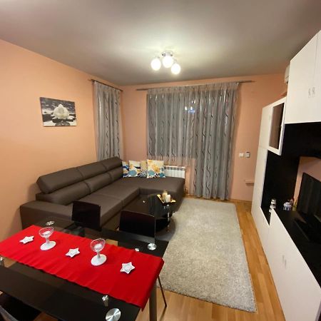 Mia'S Apartment, Stylish One Bedroom Suite Sofia Bagian luar foto