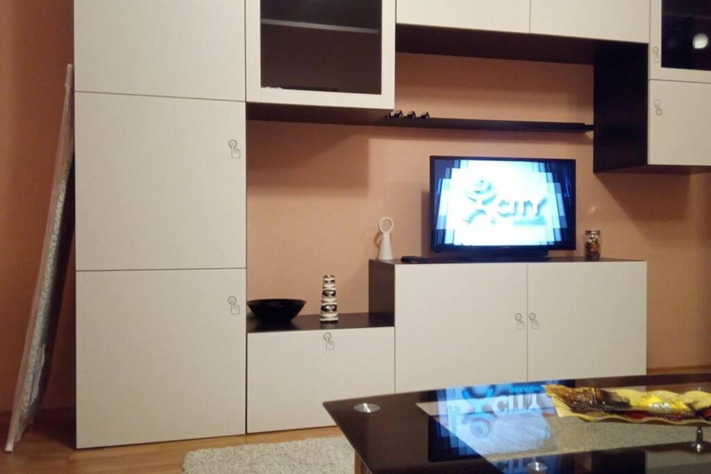 Mia'S Apartment, Stylish One Bedroom Suite Sofia Bagian luar foto
