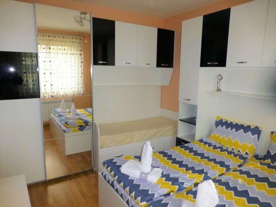 Mia'S Apartment, Stylish One Bedroom Suite Sofia Bagian luar foto